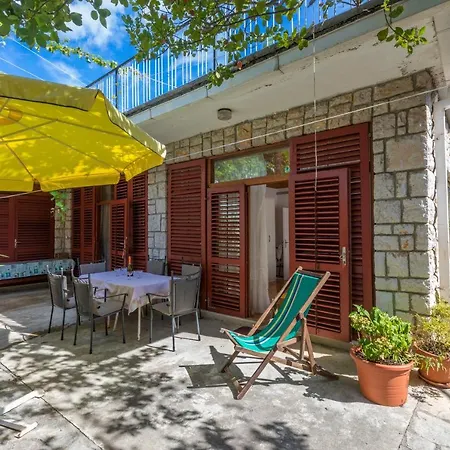 2381a Apartment *